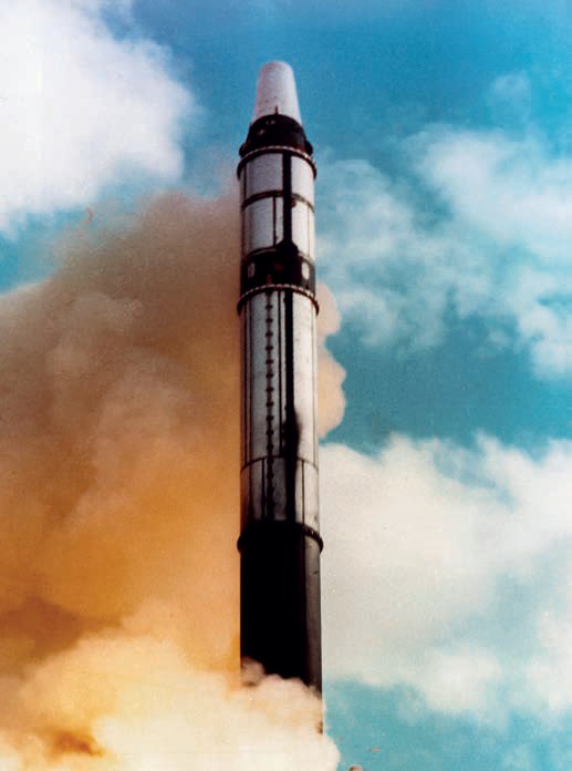 Испытание БИ-4 ракеты Р-36М (15А14). Ракета над ШПУ